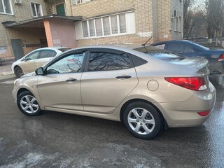 2012 Hyundai Solaris I, бежевый, 670000 рублей, вид 2