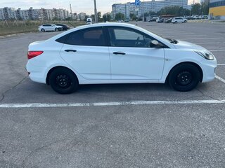2012 Hyundai Solaris I, белый, 700000 рублей, вид 2