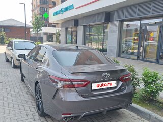 2021 Toyota Camry VIII (XV70), серый, 2750000 рублей, вид 3