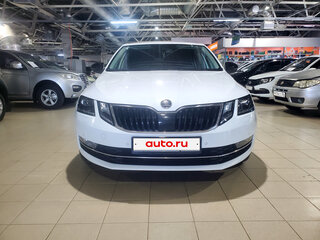 2017 Skoda Octavia III (A7) Рестайлинг, белый, 1990000 рублей, вид 1