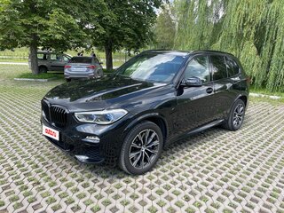 2019 BMW X5 25d IV (G05/G18), чёрный, 7490000 рублей, вид 1