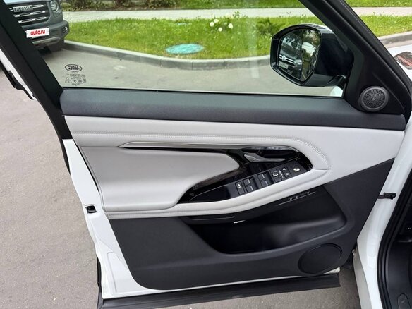 2020 Land Rover Range Rover Evoque II, белый, 4150000 рублей - вид 22
