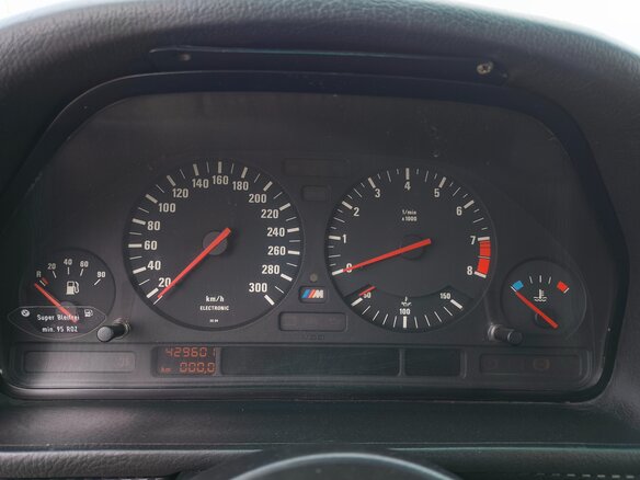 1992 BMW 5 серии 525i III (E34), чёрный, 1700000 рублей - вид 12