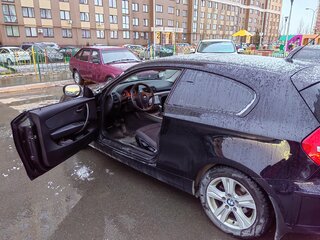 2011 BMW 1 серии 116i I (E81/E82/E87/E88) Рестайлинг, чёрный, 820000 рублей, вид 4
