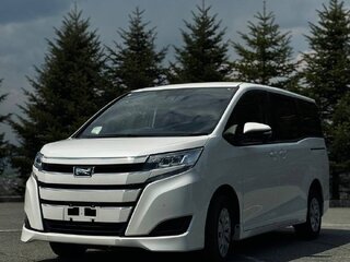 2020 Toyota Noah III (R80) Рестайлинг, белый, 2200000 рублей, вид 4