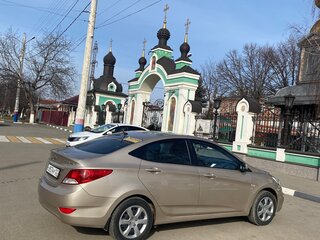 2012 Hyundai Solaris I, бежевый, 840000 рублей, вид 3