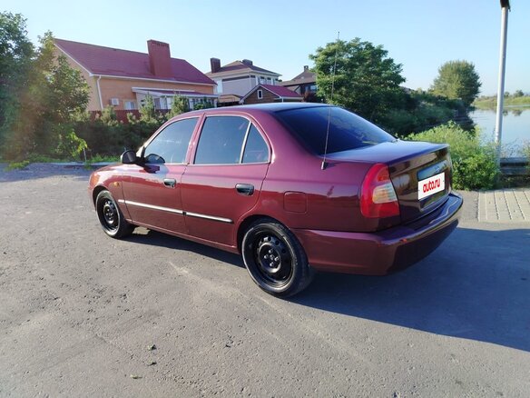 2011 Hyundai Accent ТагАЗ II, красный, 520000 рублей - вид 4