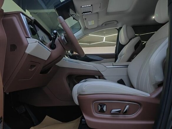 2025 BYD Xia (M9) 20.39 kWh, чёрный, 4050000 рублей - вид 16