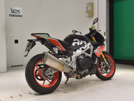 2017 Aprilia Tuono V4, чёрный, 1100000 рублей, вид 4