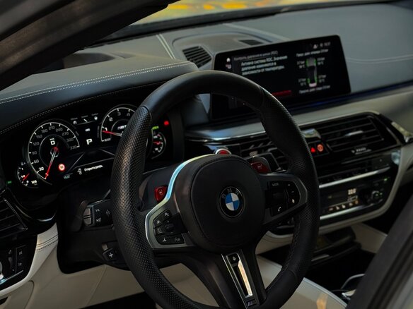 2018 BMW M5 Competition VI (F90), серебристый, 7800000 рублей - вид 6