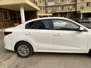 2022 Kia Rio IV Рестайлинг, белый, 1300000 рублей, вид 5