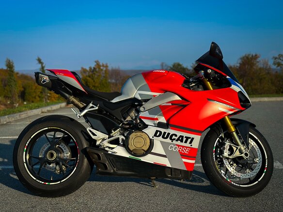 2019 Ducati Panigale V4, серый, 2000000 рублей - вид 5