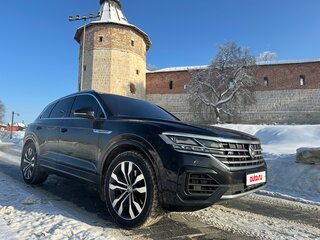 2018 Volkswagen Touareg III, чёрный, 7000000 рублей, вид 3