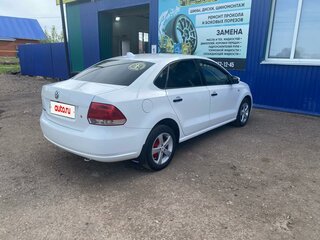 2012 Volkswagen Polo V, белый, 700000 рублей, вид 2