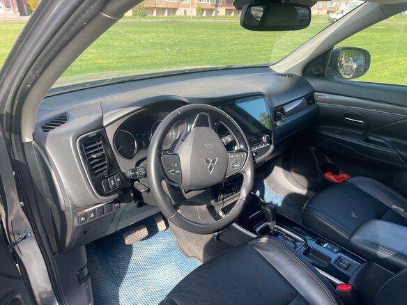 2019 Mitsubishi Outlander III Рестайлинг 3, серый, 1700000 рублей - вид 5