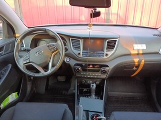 2017 Hyundai Tucson III, серебристый, 2100000 рублей, вид 3