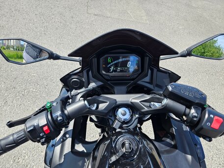 2021 Kawasaki Ninja 650, чёрный, 850000 рублей, вид 4
