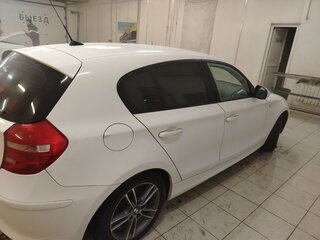 2009 BMW 1 серии 116i I (E81/E82/E87/E88) Рестайлинг, белый, 720000 рублей, вид 4