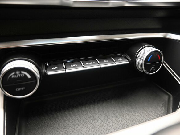 2020 Geely Coolray I, красный, 1430000 рублей - вид 19