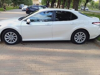 2021 Toyota Camry VIII (XV70) Рестайлинг, белый, 2949000 рублей, вид 5