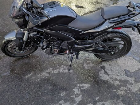 2024 Bajaj Dominar 400, чёрный, 400000 рублей, вид 3