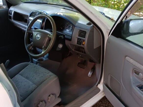 2001 Mazda Demio I (DW), белый, 120000 рублей - вид 9