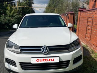 2014 Volkswagen Touareg II, белый, 2350000 рублей, вид 2