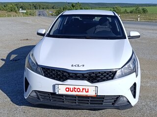 2021 Kia Rio IV Рестайлинг, белый, 1215000 рублей, вид 2