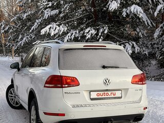 2012 Volkswagen Touareg II, белый, 2750000 рублей, вид 2