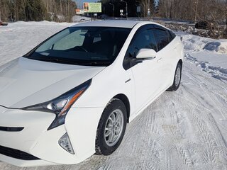 2016 Toyota Prius IV (XW50), белый, 1450000 рублей, вид 3