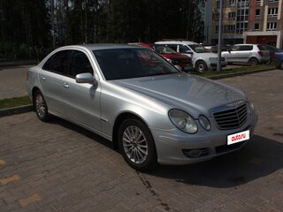 2009 Mercedes-Benz E-Класс 220 III (W211, S211) Рестайлинг, серебристый, 1000000 рублей, вид 3