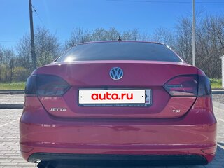 2011 Volkswagen Jetta VI, красный, 725000 рублей, вид 4