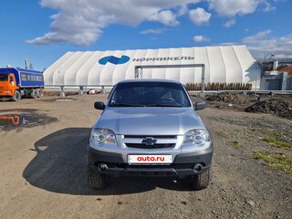 2012 Chevrolet Niva I Рестайлинг, серебристый, 870000 рублей, вид 2