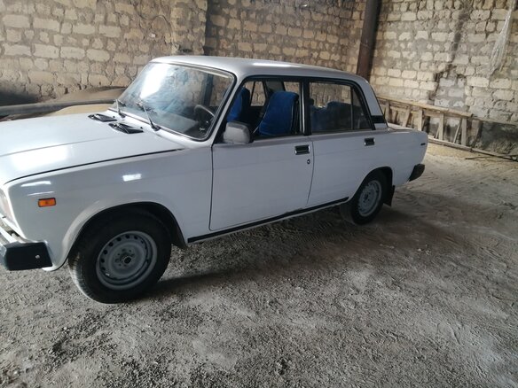 2004 Lada (ВАЗ) 2107, белый, 520000 рублей - вид 1