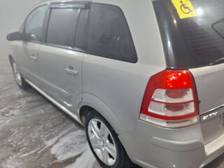 2008 Opel Zafira B Рестайлинг, серебристый, 400000 рублей, вид 3