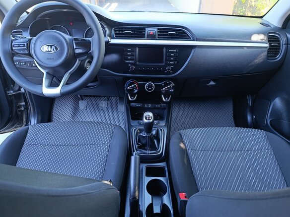 2018 Kia Rio X-Line IV, чёрный, 1650000 рублей - вид 4