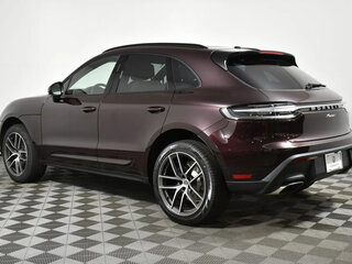 2024 Porsche Macan I Рестайлинг 2, пурпурный, 10677163 рублей, вид 3