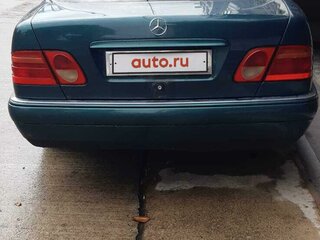 1996 Mercedes-Benz E-Класс 230 II (W210, S210), зелёный, 550000 рублей, вид 3