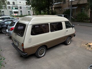 1982 Toyota Town Ace I Рестайлинг, бежевый, 550000 рублей, вид 3