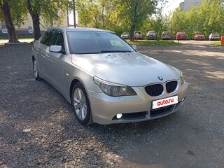 2004 BMW 5 серии 520i V (E60/E61), серебристый, 890000 рублей, вид 3