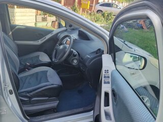 2005 Toyota Vitz II (XP90), серебристый, 400000 рублей, вид 3