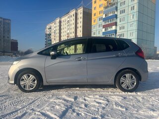2019 Honda Fit III Рестайлинг, серебристый, 1369000 рублей, вид 5