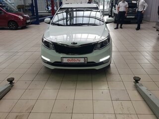 2016 Kia Rio III Рестайлинг, белый, 1200000 рублей, вид 1