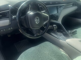 2019 Toyota Camry US Market VIII (XV70), серебристый, 2300000 рублей, вид 2