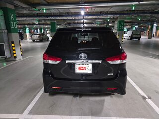 2010 Toyota Wish II, чёрный, 1100000 рублей, вид 3