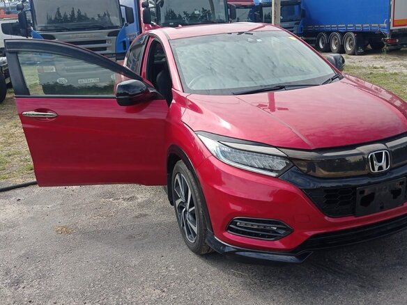 2018 Honda Vezel I Рестайлинг, красный, 2050000 рублей - вид 3
