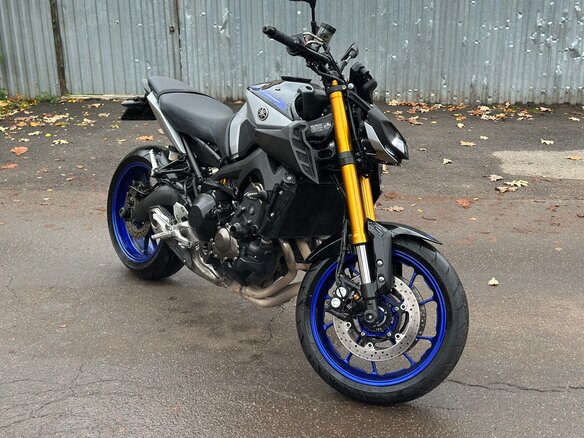 2018 Yamaha MT-09 (FZ-09), синий, 800000 рублей - вид 3