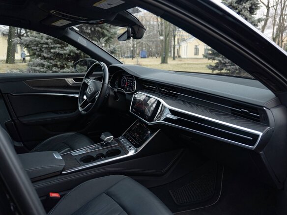 2020 Audi A6 55 TFSI V (C8), чёрный, 4500000 рублей - вид 8