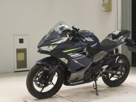 2021 Kawasaki Ninja 400, синий, 670000 рублей, вид 3