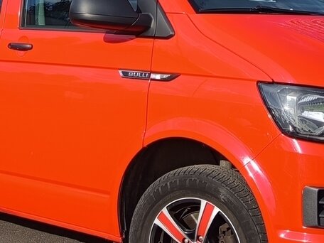 2016 Volkswagen Transporter, красный, 2450000 рублей, вид 2
